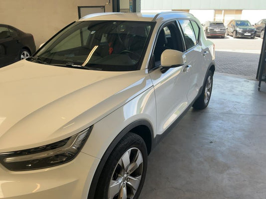 Volvo XC40 2.0 T4 Momentum Pro 2WD 2019 – снимка 2