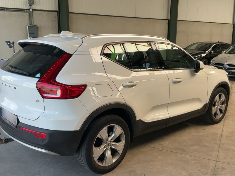 Volvo XC40 2.0 T4 Momentum Pro 2WD 2019 – снимка 8