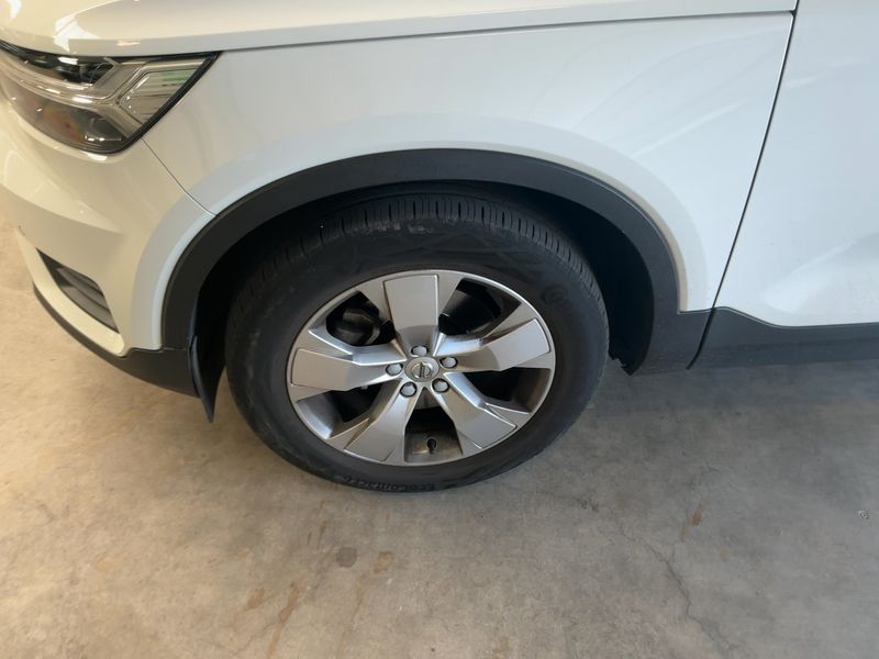 Volvo XC40 2.0 T4 Momentum Pro 2WD 2019 – снимка 3