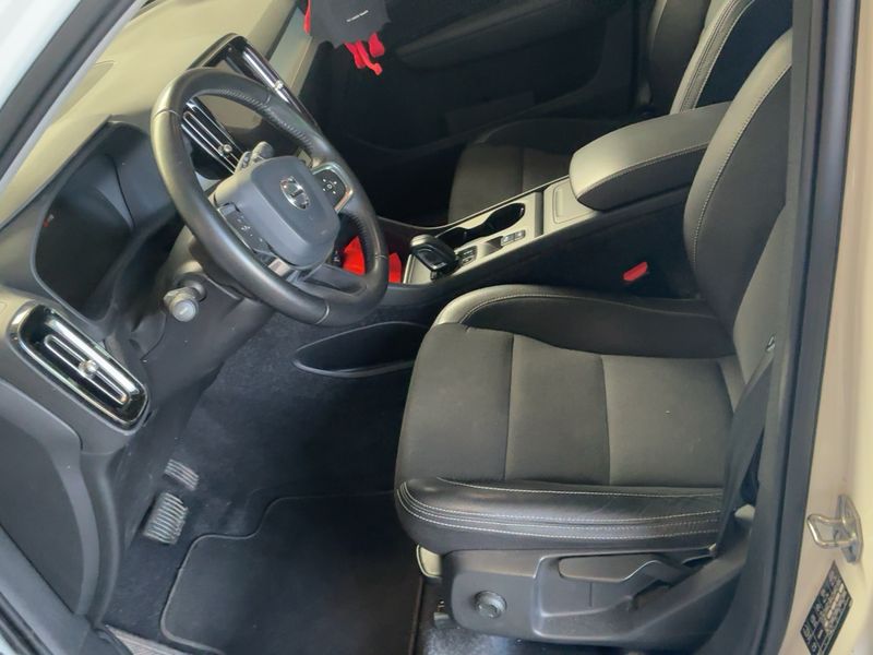 Volvo XC40 2.0 T4 Momentum Pro 2WD 2019 – снимка 16