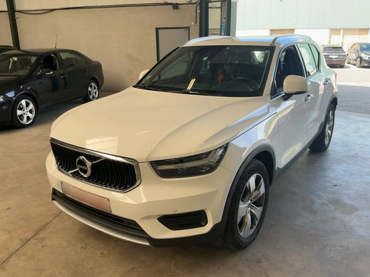Volvo XC40 2.0 T4 Momentum Pro 2WD 2019 – снимка 1
