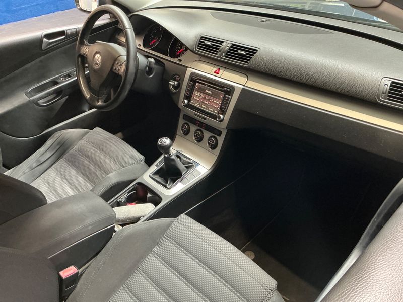 Volkswagen Passat 2.0 TDI Sportline 2009 – снимка 3