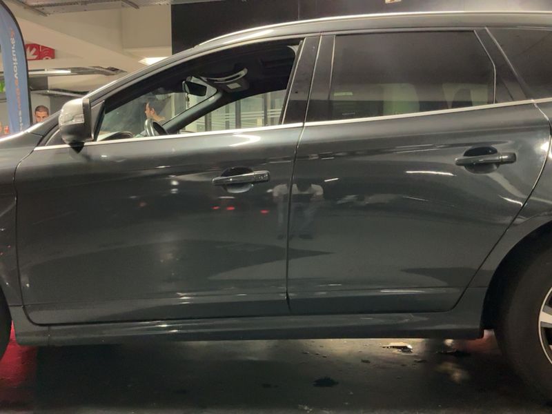 Volvo XC60 2.4 D4 R-Design AWD 2016 – снимка 4