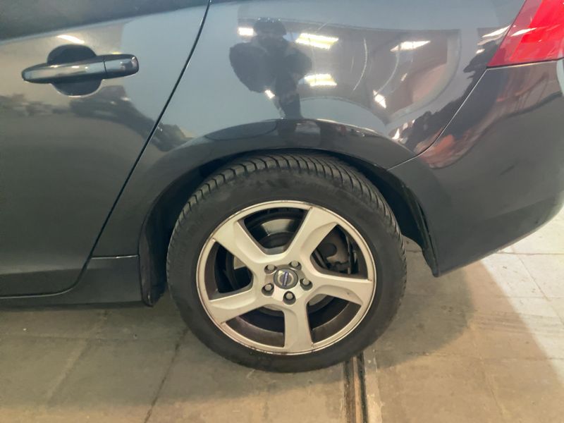 Volvo V60 2.0 D4 Momentum 2011 – снимка 5