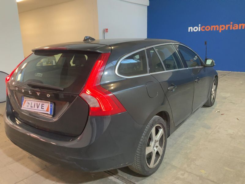 Volvo V60 2.0 D4 Momentum 2011 – снимка 8