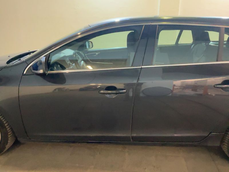 Volvo V60 2.0 D4 Momentum 2011 – снимка 4