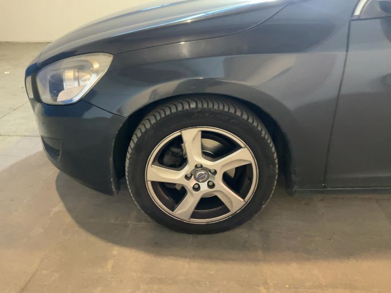 Volvo V60 2.0 D4 Momentum 2011 – снимка 3