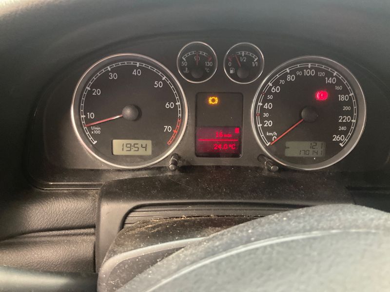 Volkswagen Passat 2.8 V6 Trendline 4Motion 2003 – снимка 4