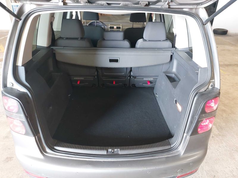 Volkswagen Touran 1.9 TDI Trendline 2009 – снимка 9
