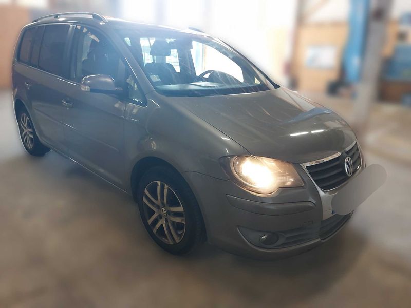Volkswagen Touran 1.9 TDI Trendline 2009 – снимка 6