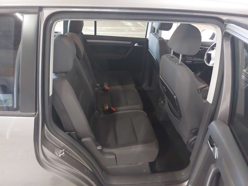 Volkswagen Touran 1.9 TDI Trendline 2009 – снимка 13