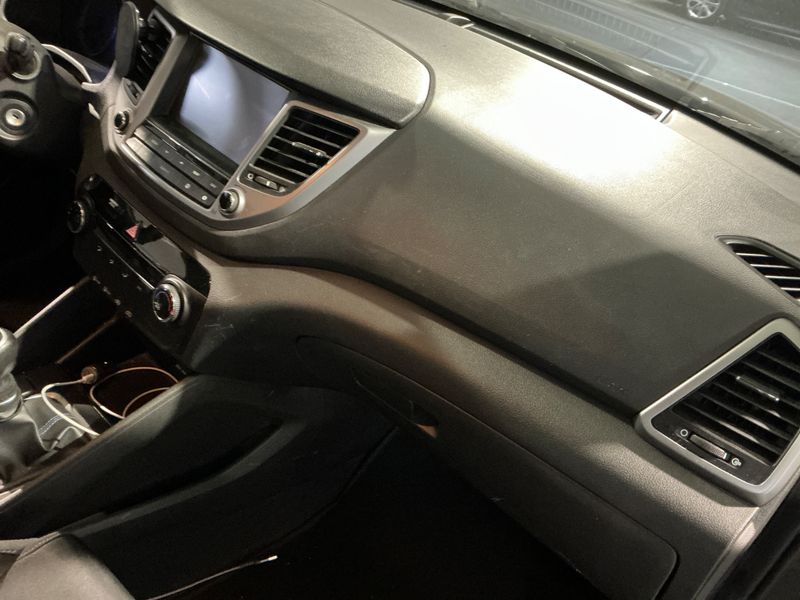 Hyundai Tucson 1.6 TGDI Go+ 2WD 2017 – снимка 31