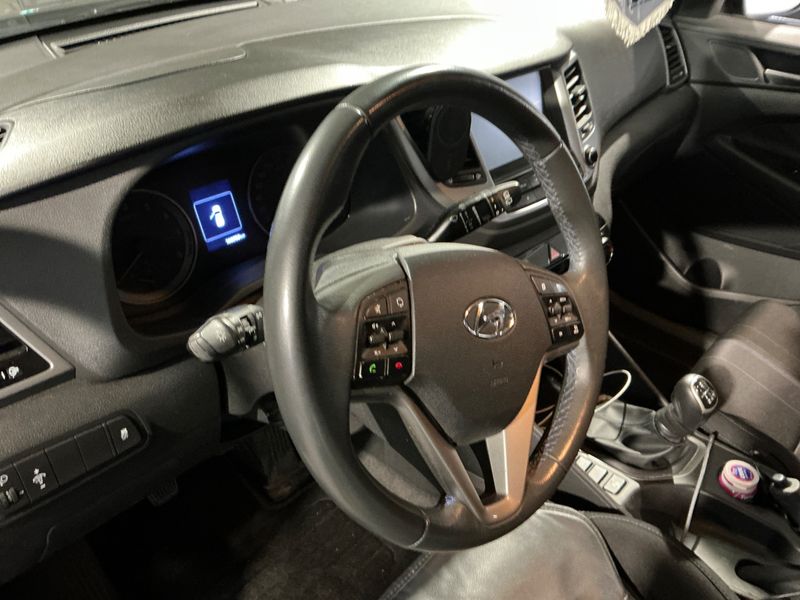 Hyundai Tucson 1.6 TGDI Go+ 2WD 2017 – снимка 28