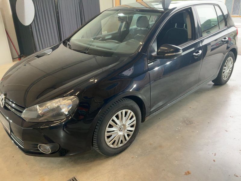 Volkswagen Golf VI 1.6 TDI Trendline 2011 – снимка 2