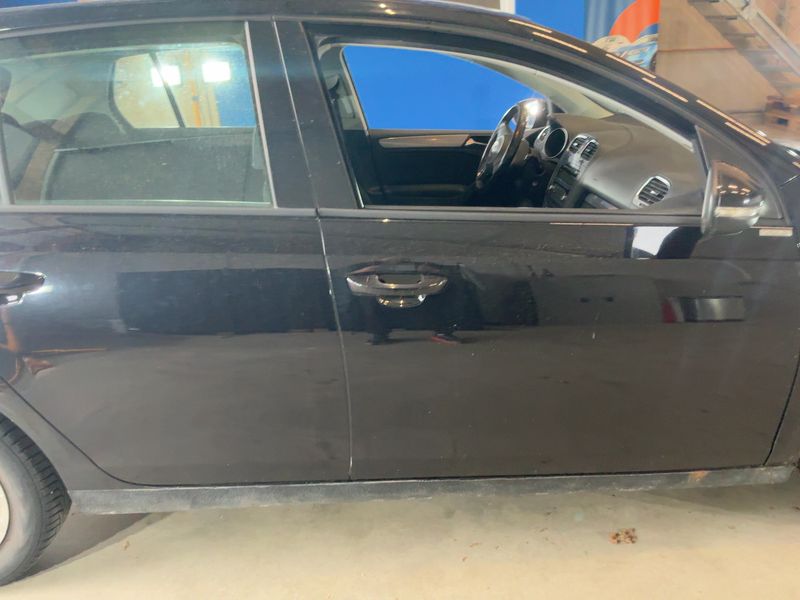 Volkswagen Golf VI 1.6 TDI Trendline 2011 – снимка 7
