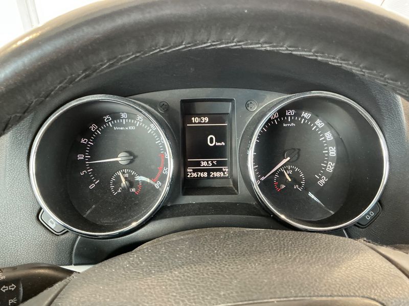 Skoda Yeti 2.0 TDI Ambition 2011 – снимка 18