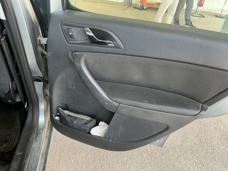 Skoda Yeti 2.0 TDI Ambition 2011 – снимка 33