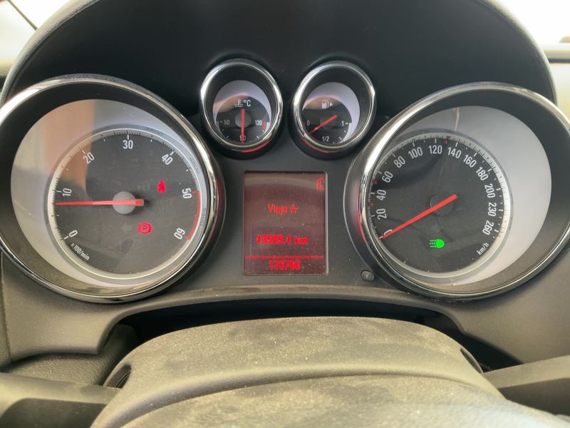 Opel Astra 1.7 CDTI Sport 2011 – снимка 13