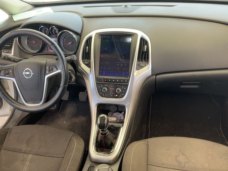 Opel Astra 1.7 CDTI Sport 2011 – снимка 12