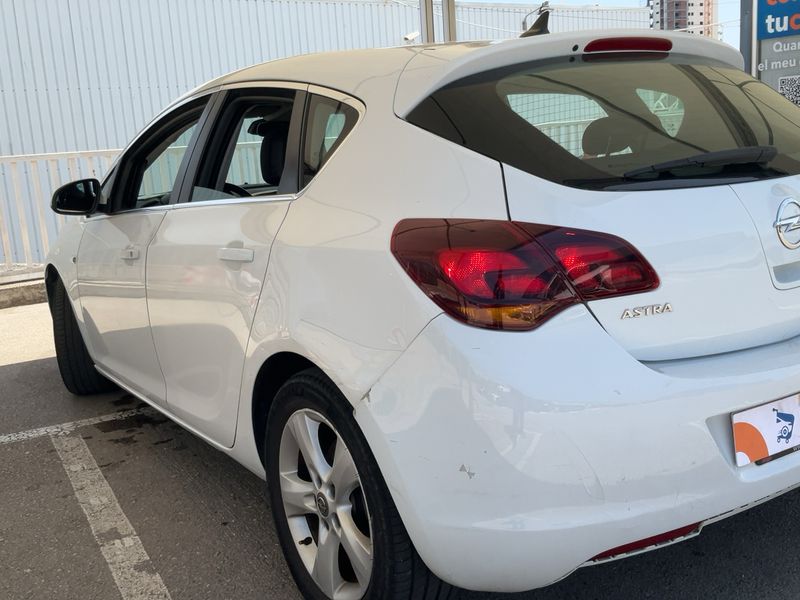 Opel Astra 1.7 CDTI Sport 2011 – снимка 3