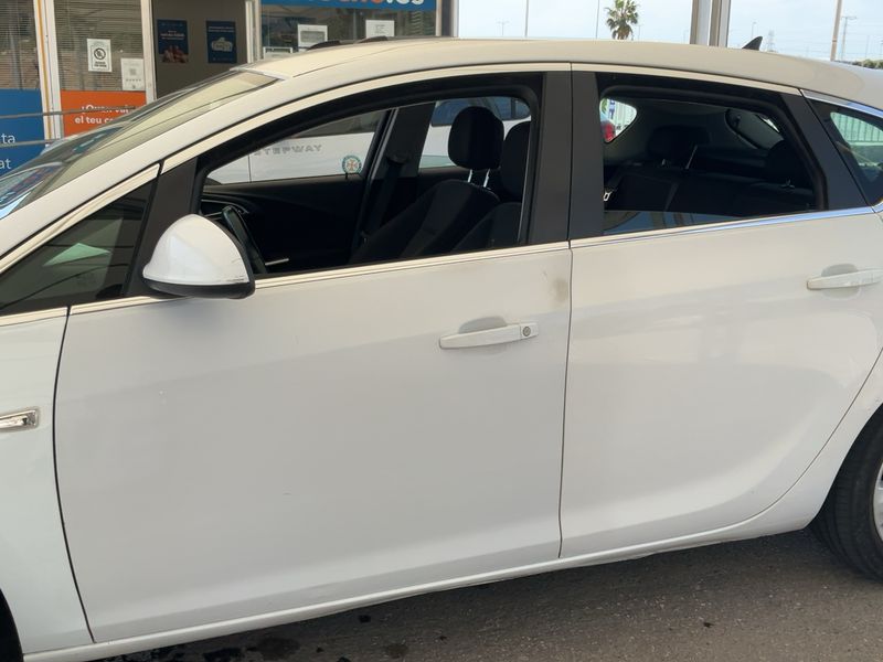 Opel Astra 1.7 CDTI Sport 2011 – снимка 4