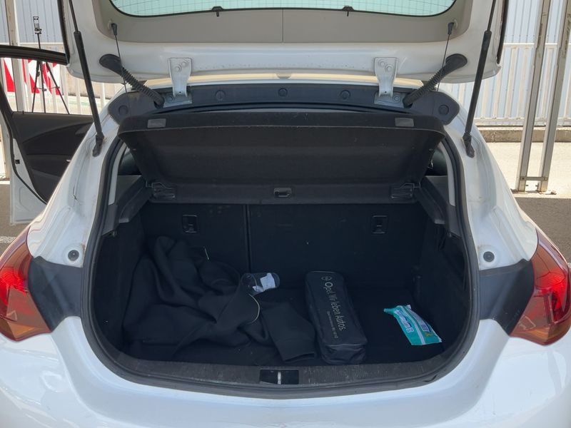 Opel Astra 1.7 CDTI Sport 2011 – снимка 10