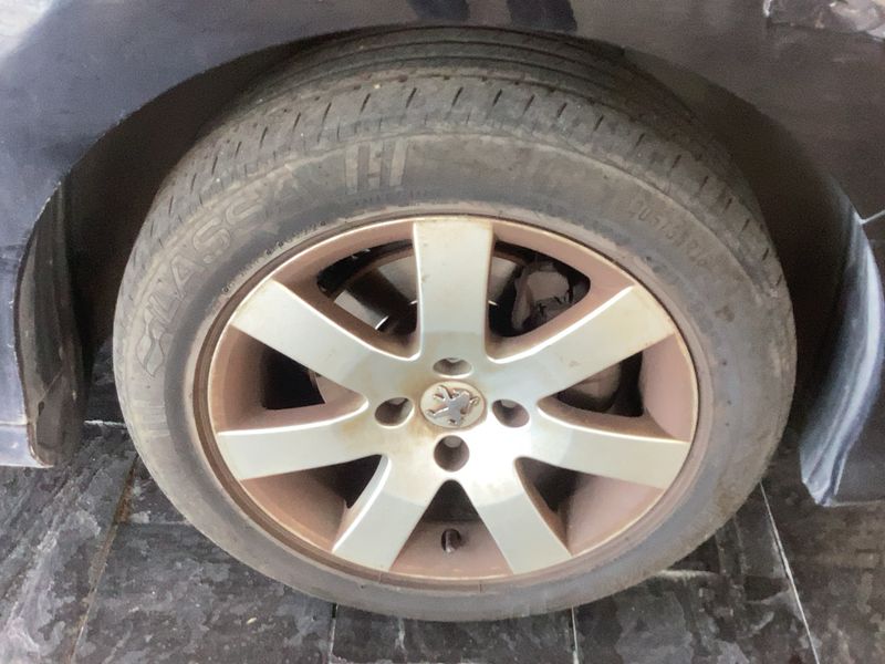 Peugeot 308 1.6 HDi Sportium 2010 – снимка 11