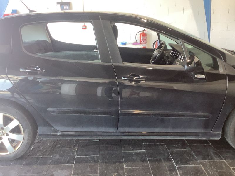 Peugeot 308 1.6 HDi Sportium 2010 – снимка 10