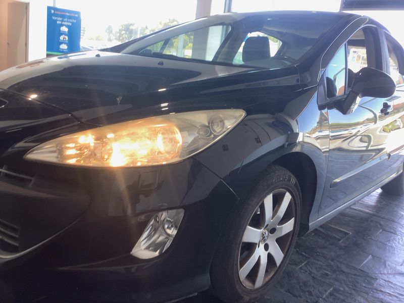 Peugeot 308 1.6 HDi Sportium 2010 – снимка 2