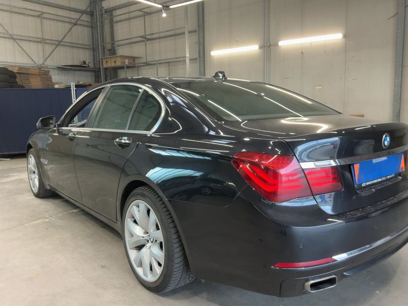 BMW 7er 740d xDrive 2012 – снимка 6