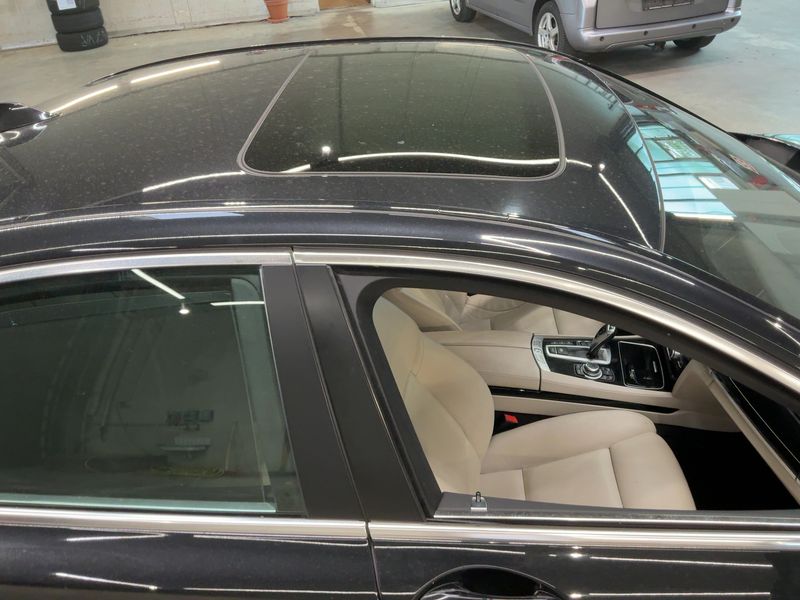 BMW 7er 740d xDrive 2012 – снимка 13