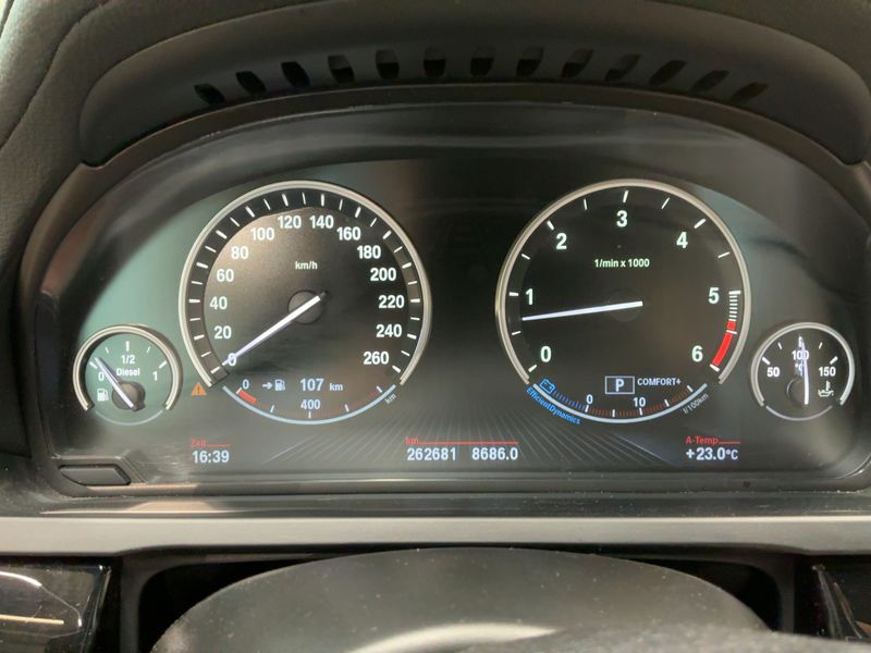 BMW 7er 740d xDrive 2012 – снимка 18