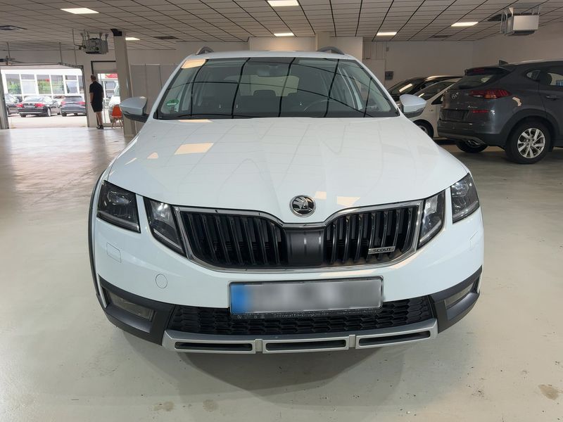 Skoda Octavia 2.0 TDI Scout 4x4 2017 – снимка 14