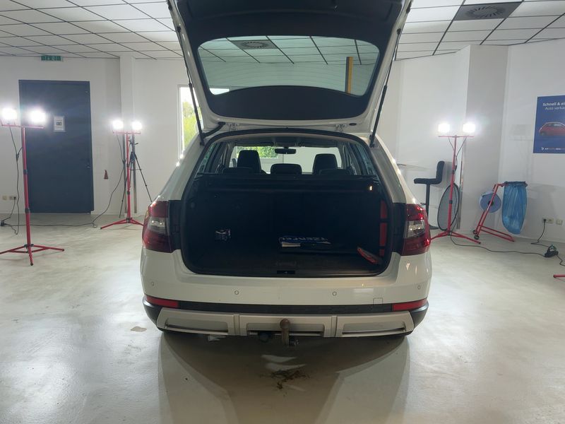 Skoda Octavia 2.0 TDI Scout 4x4 2017 – снимка 15