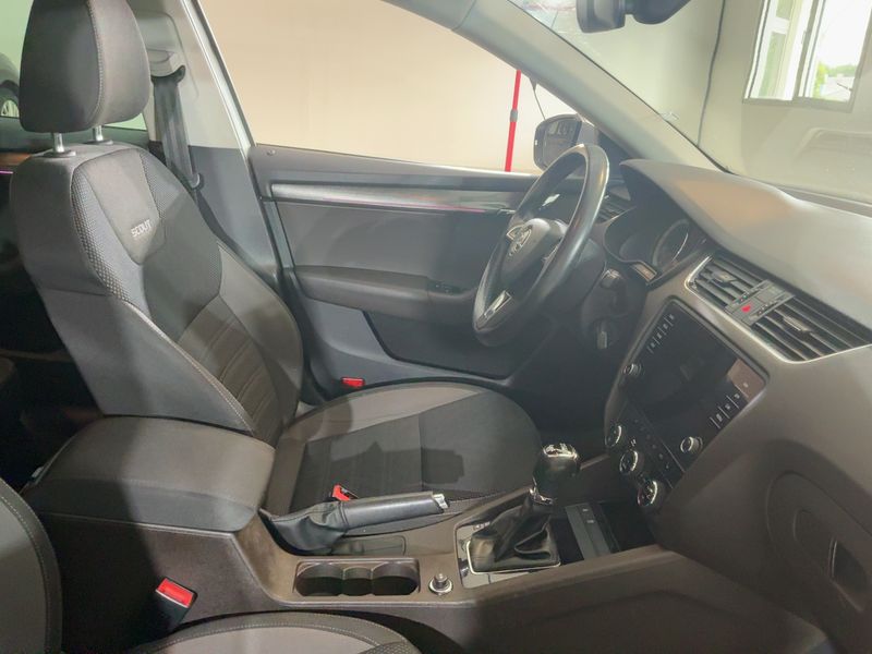 Skoda Octavia 2.0 TDI Scout 4x4 2017 – снимка 16