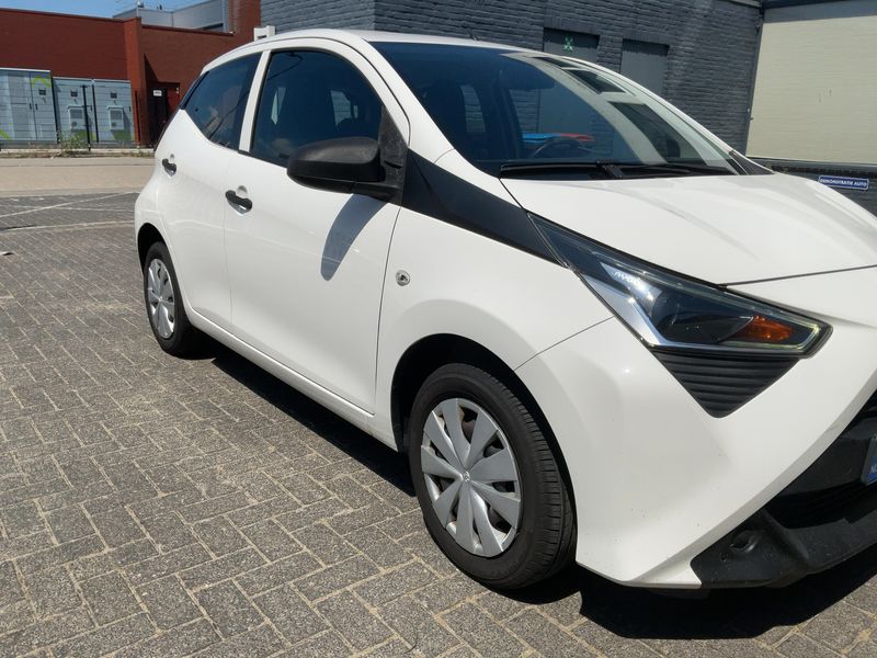 Toyota Aygo 1.0 VVT-i X 2019 – снимка 12