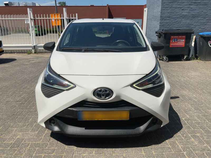 Toyota Aygo 1.0 VVT-i X 2019 – снимка 14