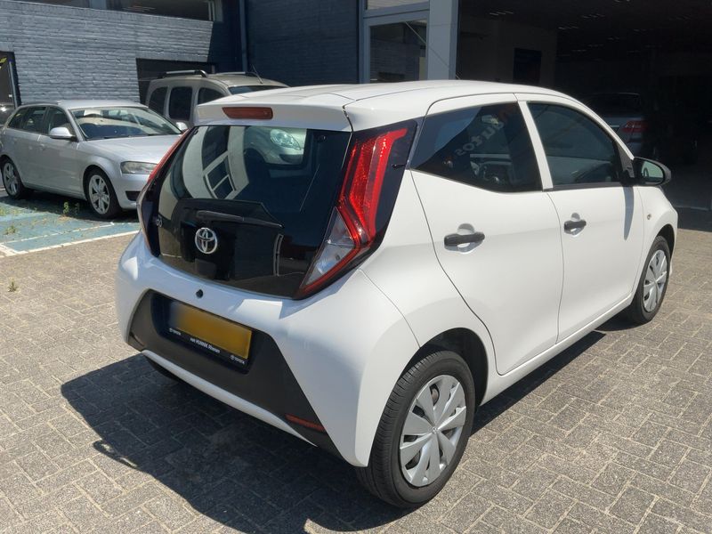 Toyota Aygo 1.0 VVT-i X 2019 – снимка 8