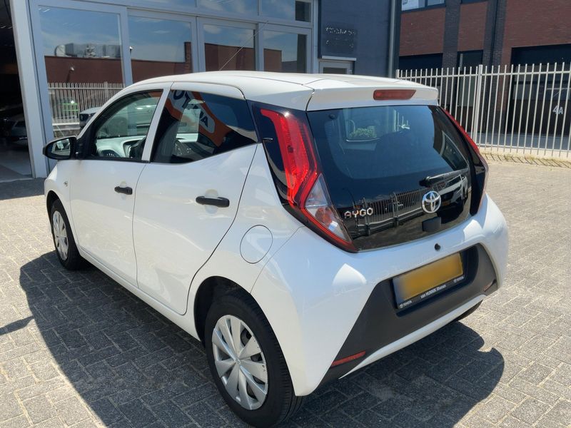 Toyota Aygo 1.0 VVT-i X 2019 – снимка 6