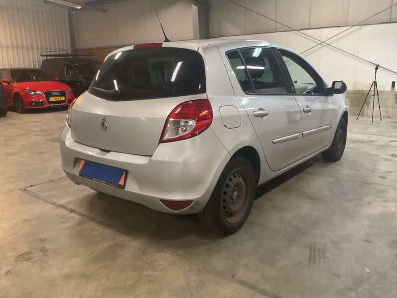 Renault Clio 1.2 TCe Dynamique 2011 – снимка 2