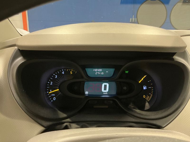 Renault Captur 1.5 dCi Energy Intens 2015 – снимка 19