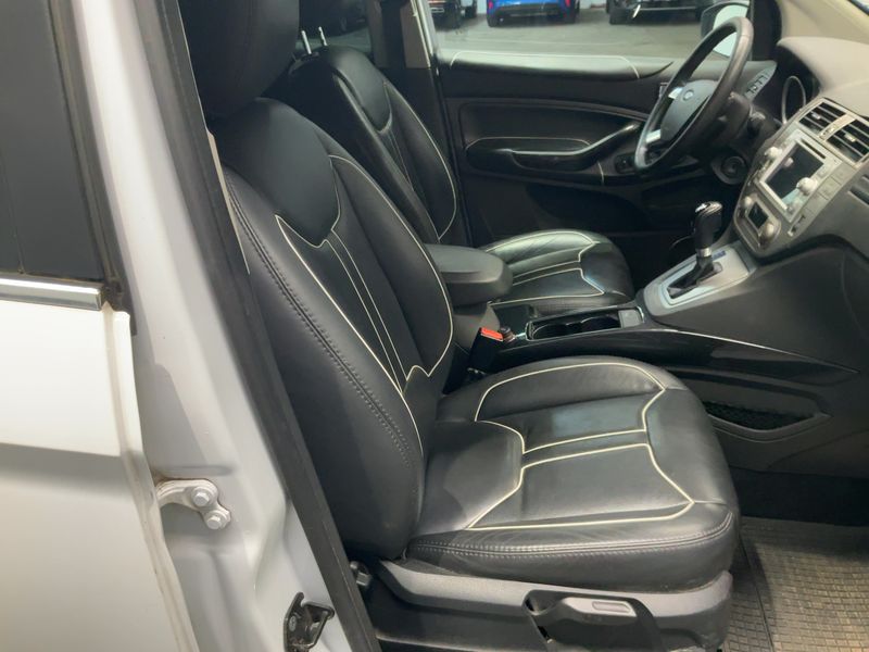 Ford Kuga 2.0 TDCi Titanium 2011 – снимка 16