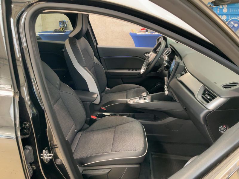 Renault Captur 1.6 Hybrid E-Tech Intens 2021 – снимка 16