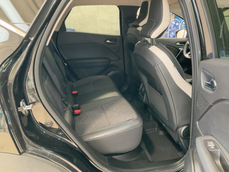 Renault Captur 1.6 Hybrid E-Tech Intens 2021 – снимка 19