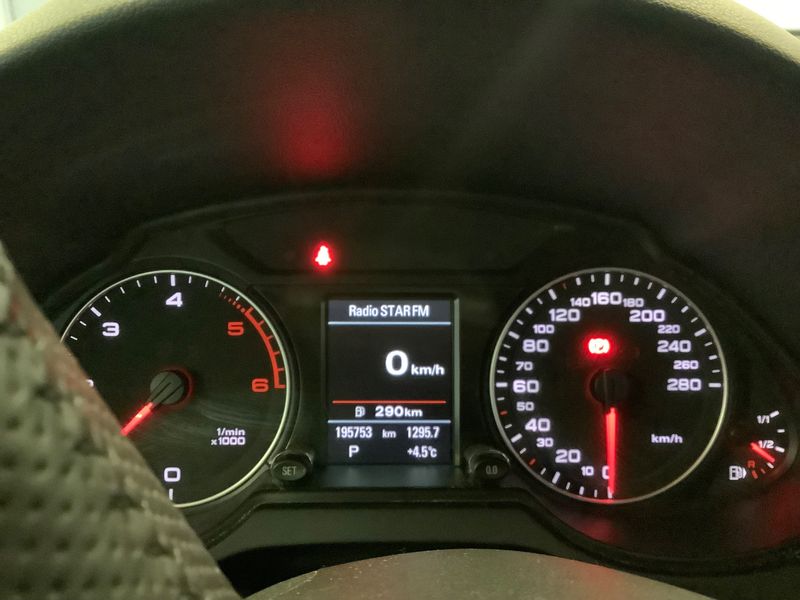 Audi Q5 2.0 TDI quattro 2010 – снимка 19