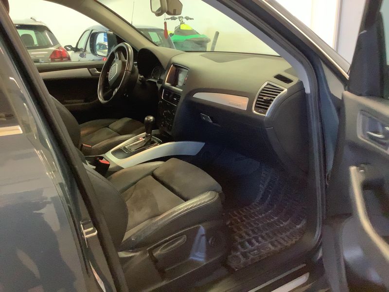 Audi Q5 2.0 TDI quattro 2010 – снимка 17