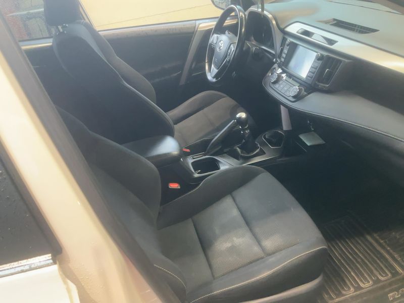 Toyota RAV 4 2.0 D-4D Edition 2016 – снимка 17