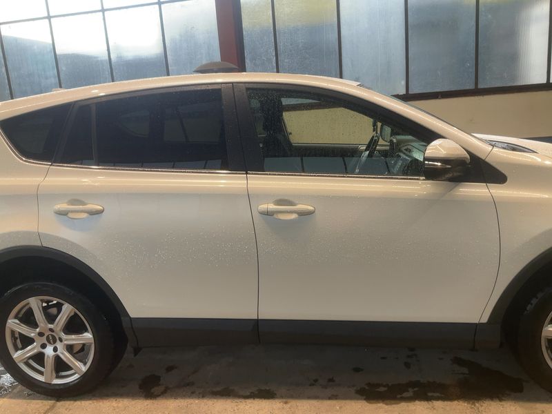 Toyota RAV 4 2.0 D-4D Edition 2016 – снимка 10
