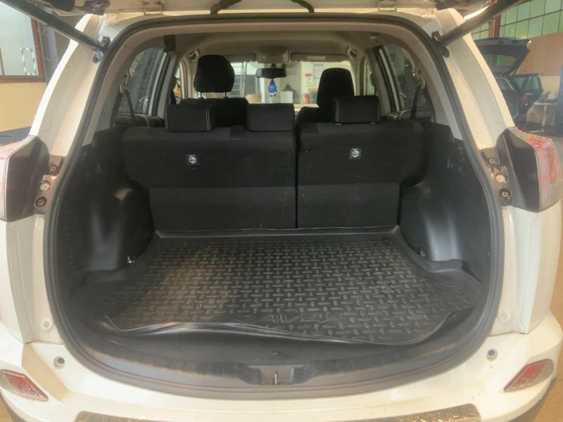 Toyota RAV 4 2.0 D-4D Edition 2016 – снимка 16
