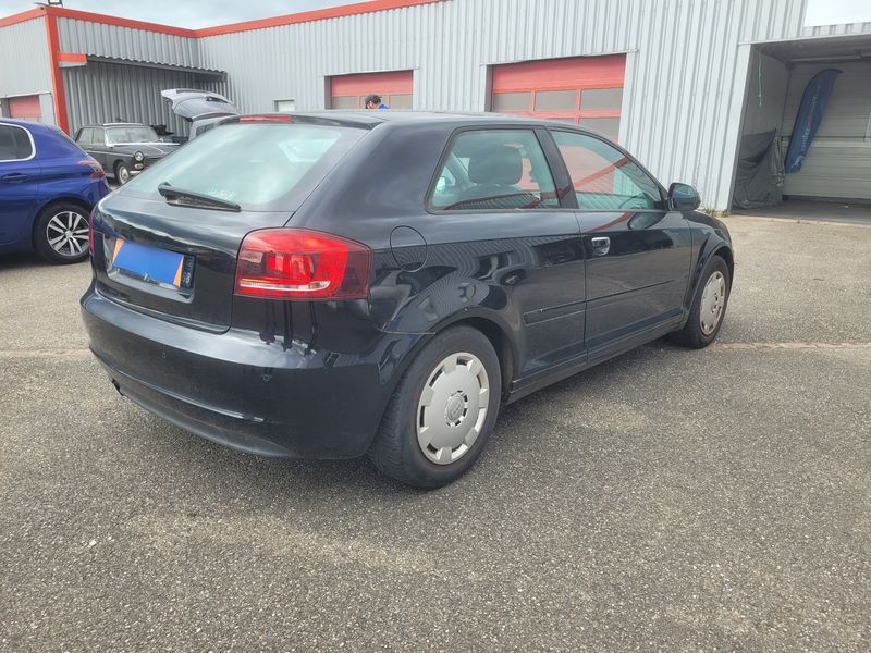 Audi A3 1.6 TDIe Attraction 2010 – снимка 2